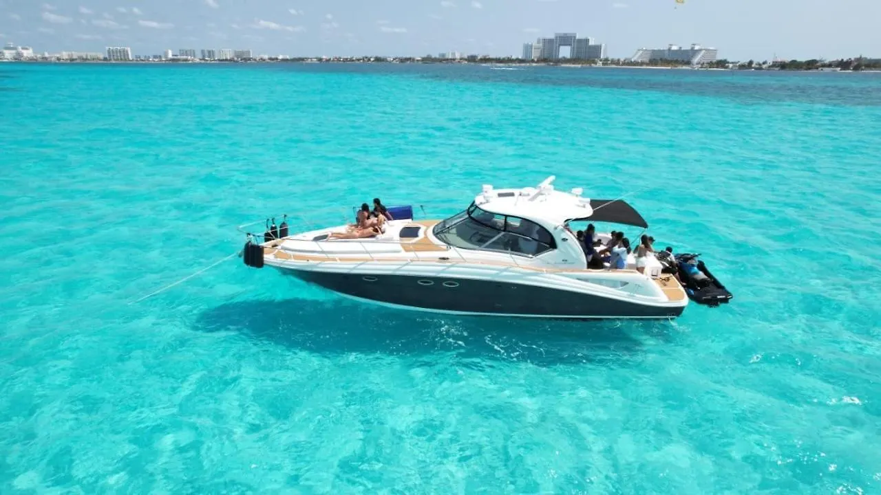 Botel Hotel Ocean Blue Cancún